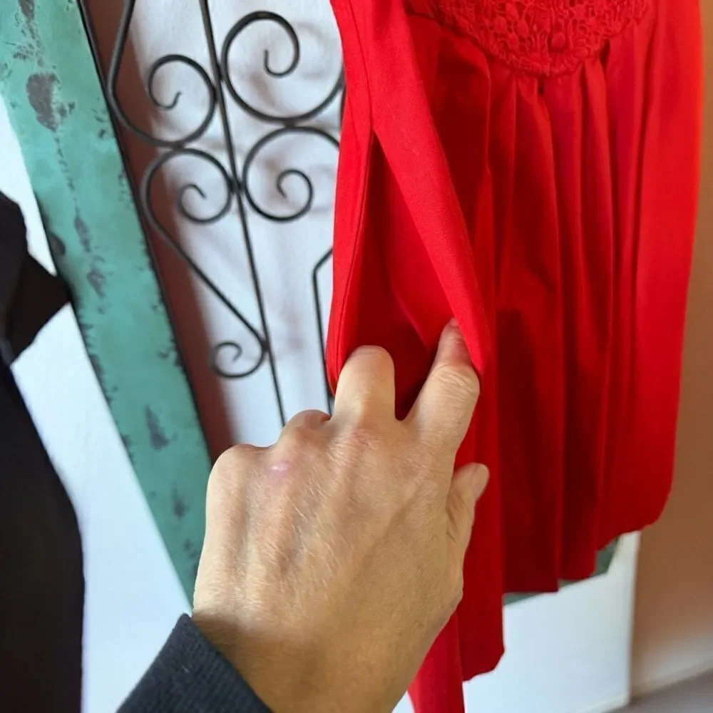Free People all cotton mini dress in red! Beautifully whimsical side pockets Med